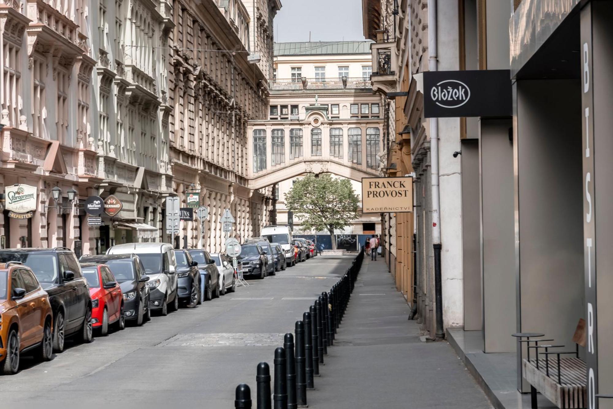 New Town Oases Apartment Praag Buitenkant foto